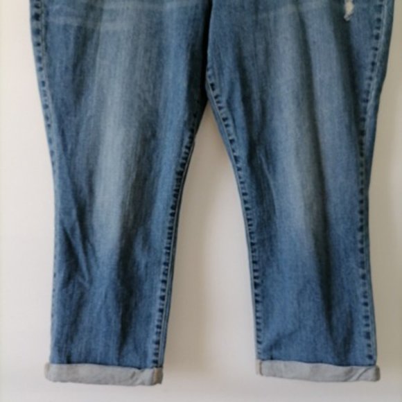 Old Navy Womens Blue High Rise Distressed The Sweetheart Straight Jeans Size 16 - Picture 4 of 8